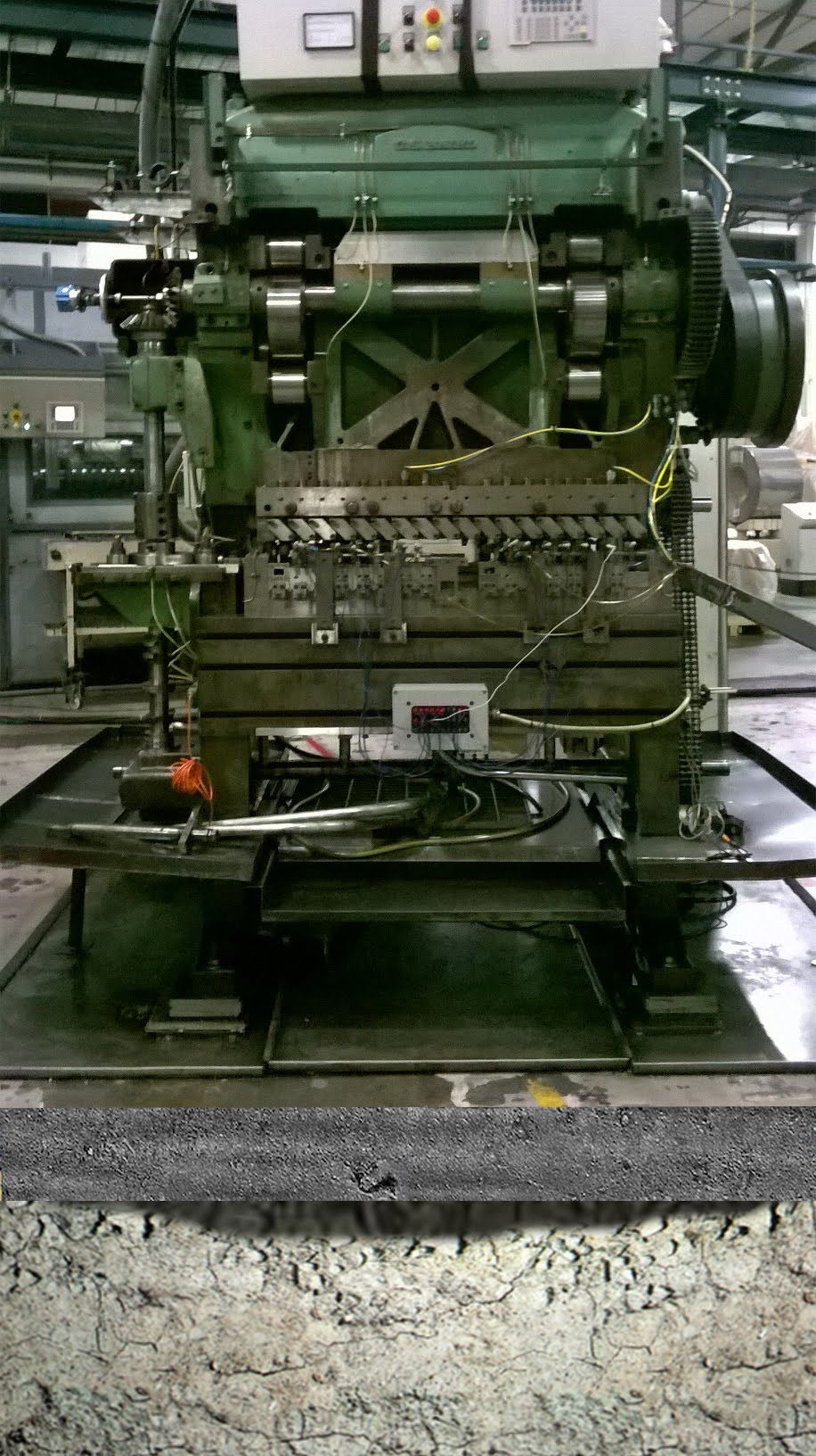 Explanatory cutaway showing a void beneath an industrial floor